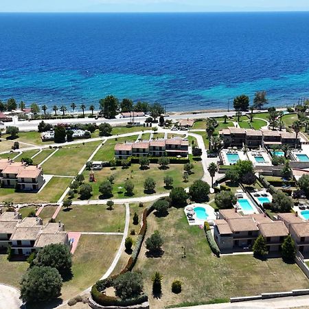 Stigmes Villas & Suites Nea Skioni Buitenkant foto
