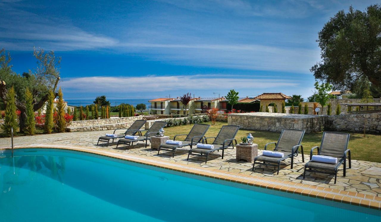 Stigmes Villas & Suites Nea Skioni Buitenkant foto