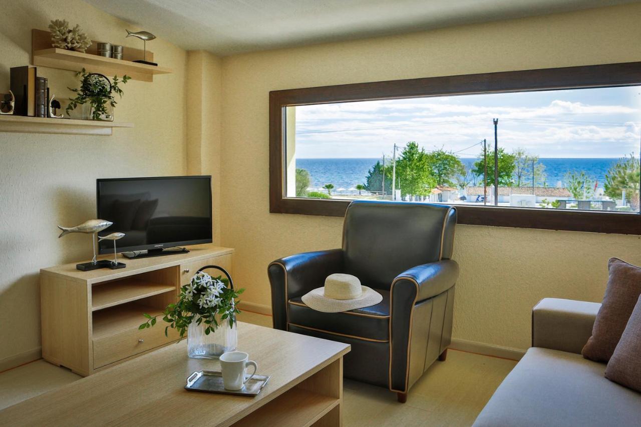 Stigmes Villas & Suites Nea Skioni Buitenkant foto