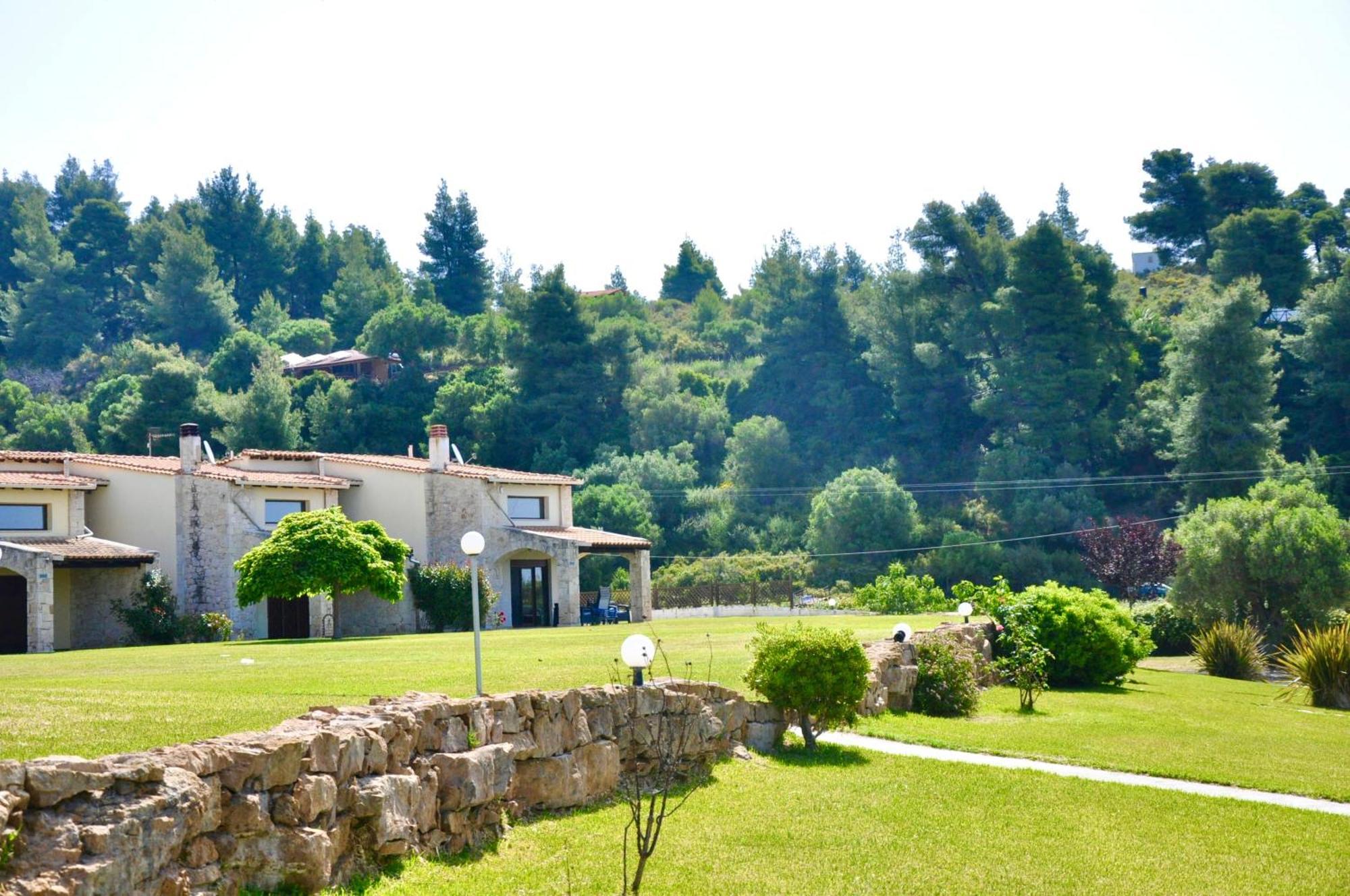 Stigmes Villas & Suites Nea Skioni Buitenkant foto