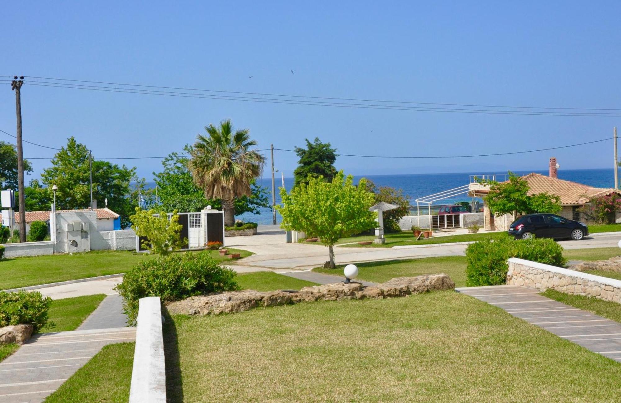 Stigmes Villas & Suites Nea Skioni Buitenkant foto