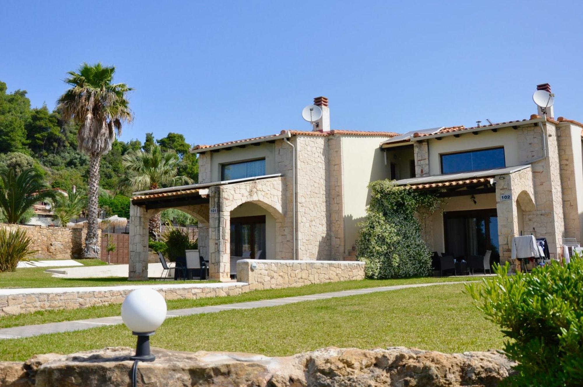 Stigmes Villas & Suites Nea Skioni Buitenkant foto