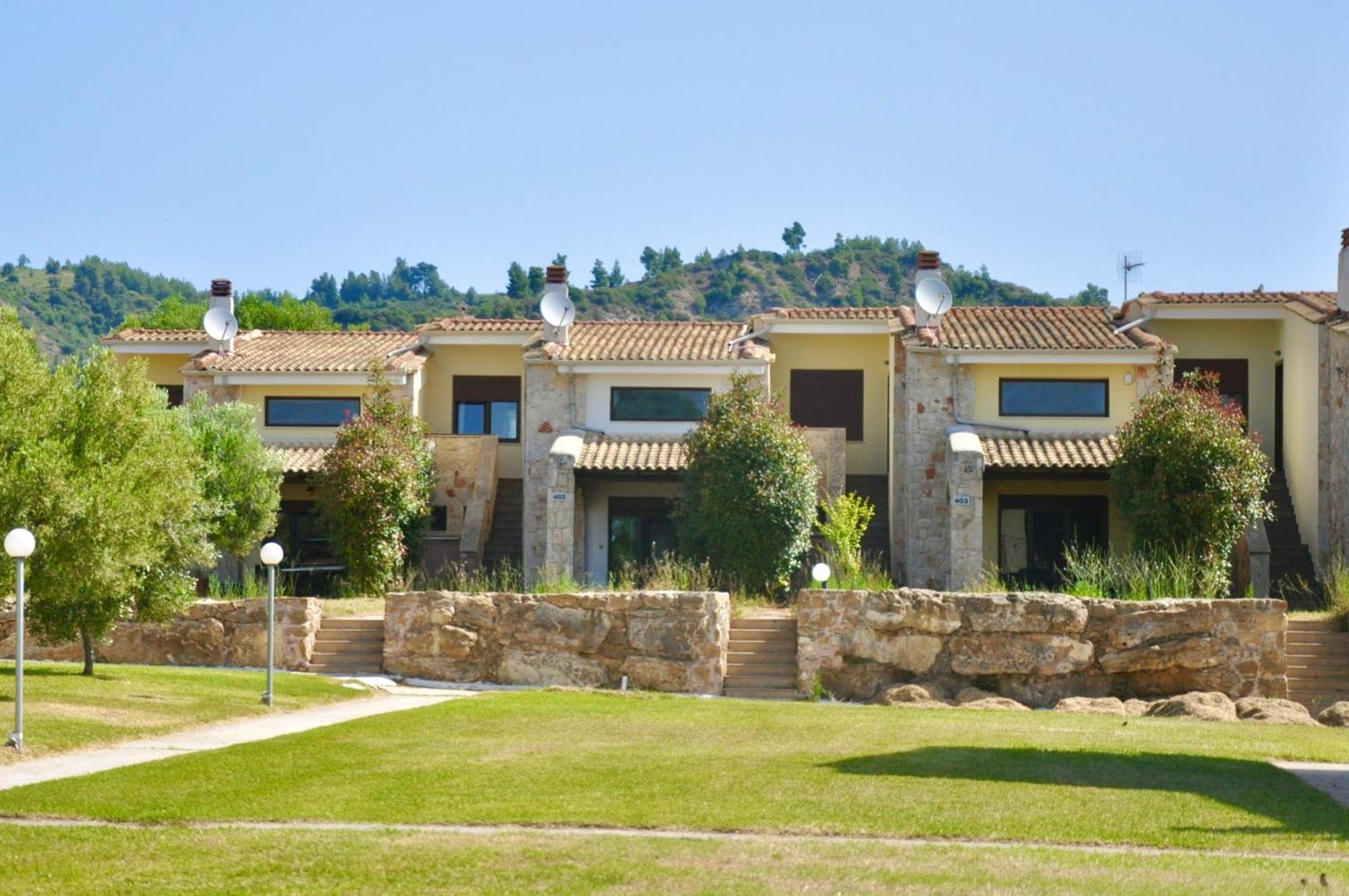 Stigmes Villas & Suites Nea Skioni Buitenkant foto