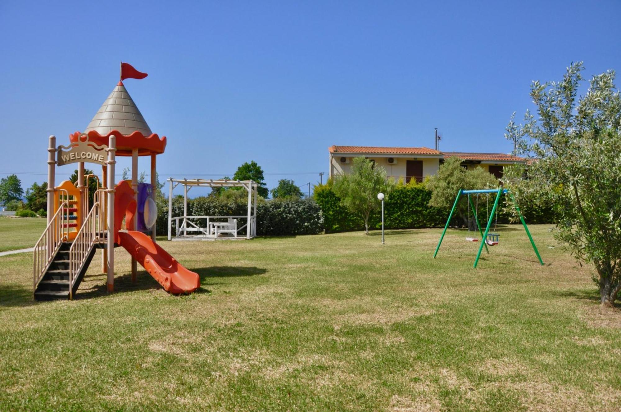 Stigmes Villas & Suites Nea Skioni Buitenkant foto