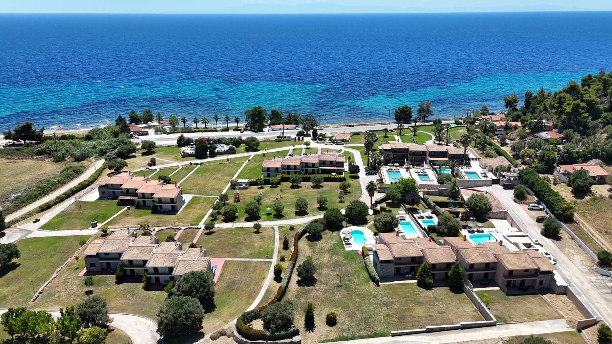 Stigmes Villas & Suites Nea Skioni Buitenkant foto